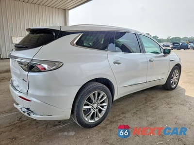 Trzecie zdjęcie samochodu z tyłu: 2022 BUICK ENCLAVE AVENIR VIN:5GAEVCKWXNJ133930 - miniatura