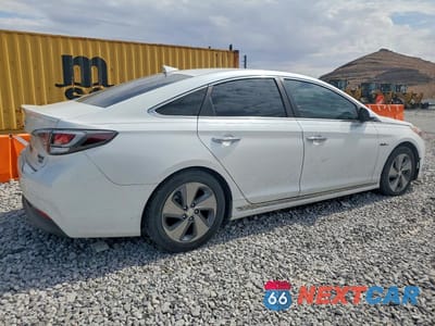 Trzecie zdjęcie samochodu z tyłu: 2017 HYUNDAI SONATA HYBRID LIMITED VIN:KMHE34L39HA067837 - miniatura