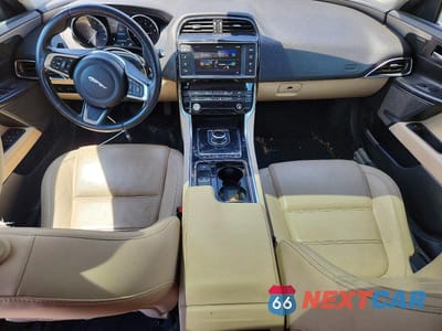 Zdjęcie 8 z 12 samochodu: 2018 JAGUAR XE PRESTIGE VIN:SAJAE4FX7JCP33813 - miniatura