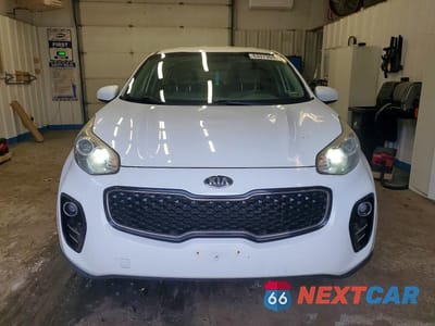 Piąte zdjęcie samochodu w środku: 2017 KIA SPORTAGE LX VIN:KNDPMCAC1H7117408 - miniatura