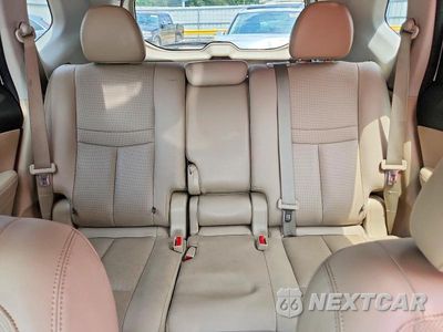 Zdjęcie 10 z 13 samochodu: 2017 NISSAN ROGUE SL VIN:5N1AT2MT7HC893060 - miniatura