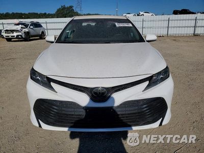 Piąte zdjęcie samochodu w środku: 2020 TOYOTA CAMRY LE VIN:4T1L11AK1LU868081 - miniatura