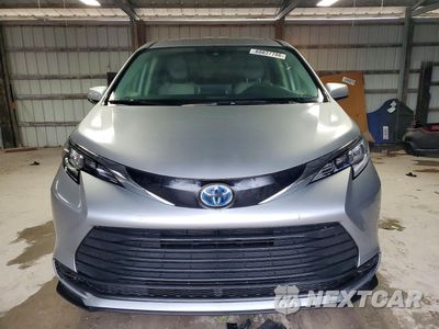 Piąte zdjęcie samochodu w środku: 2024 TOYOTA SIENNA LE 8-PASSENGER VIN:5TDKRKEC5RS216918 - miniatura