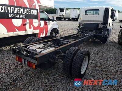 Trzecie zdjęcie samochodu z tyłu: 2023 ISUZU NPR HD VIN:54DC4W1D9PS204005 - miniatura