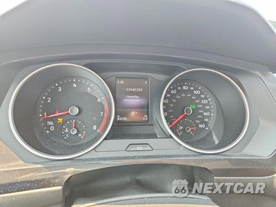 Zdjęcie 9 z 14 samochodu: 2018 VOLKSWAGEN TIGUAN SE VIN:3VV3B7AX8JM214150 - miniatura