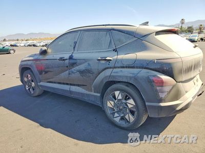 Drugie zdjęcie samochodu z przodu: 2024 HYUNDAI KONA SEL VIN:KM8HB3AB6RU103701 - miniatura
