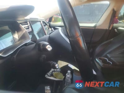 Zdjęcie 9 z 13 samochodu: 2014 TESLA MODEL S VIN:5YJSA1H13EFP63745 - miniatura