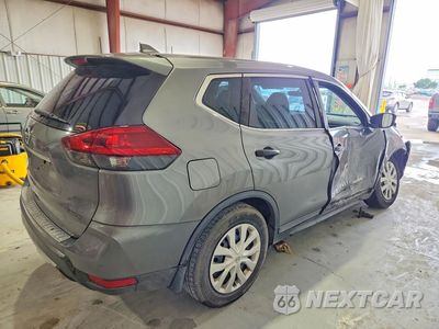 Trzecie zdjęcie samochodu z tyłu: 2018 NISSAN ROGUE S VIN:5N1AT2MT2JC728796 - miniatura
