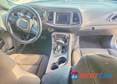 Zdjęcie 8 z 12 samochodu: 2015 DODGE CHALLENGER SXT VIN:2C3CDZAG3FH816369 - miniatura