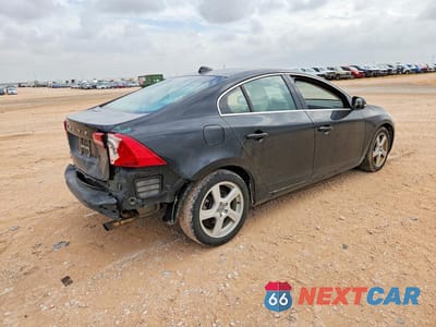 Trzecie zdjęcie samochodu z tyłu: 2012 VOLVO S60 T5 VIN:YV1622FSXC2057740 - miniatura