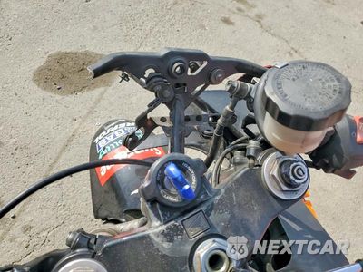 Zdjęcie 7 z 9 samochodu: 2002 HONDA CBR900 RR VIN:JH2SC50152M001072 - miniatura