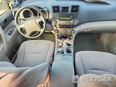 Zdjęcie 8 z 12 samochodu: 2008 TOYOTA HIGHLANDER BASE VIN:JTEES41A882045875 - miniatura