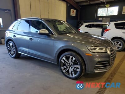 Czwarte zdjęcie samochodu z boku: 2018 AUDI SQ5 PREMIUM PLUS VIN:WA1A4AFY6J2048288 - miniatura