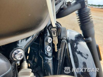Zdjęcie 8 z 9 samochodu: 2017 TRIUMPH MOTORCYCLE BONNEVILLE BOBBER VIN:SMTD42HL9HT814420 - miniatura