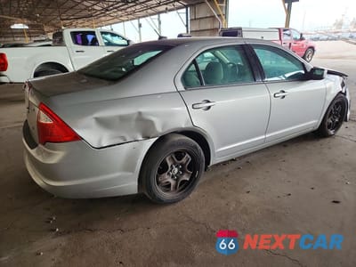 Trzecie zdjęcie samochodu z tyłu: 2010 FORD FUSION SE VIN:3FAHP0HA5AR395893 - miniatura