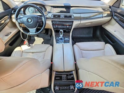 Zdjęcie 8 z 12 samochodu: 2012 BMW 750 LXI VIN:WBAKC8C54CC436680 - miniatura