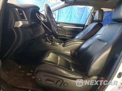 Zdjęcie 7 z 12 samochodu: 2017 TOYOTA HIGHLANDER XLE VIN:5TDJZRFH8HS517891 - miniatura