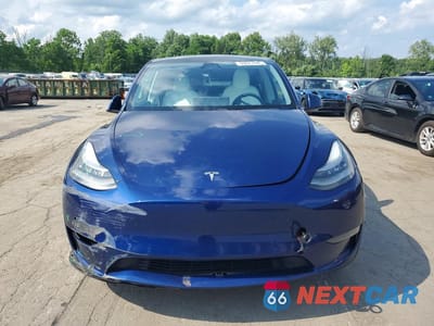 Piąte zdjęcie samochodu w środku: 2021 TESLA MODEL Y VIN:5YJYGDEE1MF083049 - miniatura