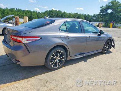 Trzecie zdjęcie samochodu z tyłu: 2020 TOYOTA CAMRY SE VIN:4T1G11AK8LU976022 - miniatura