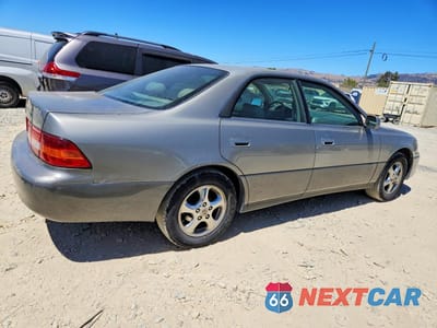 Trzecie zdjęcie samochodu z tyłu: 1997 LEXUS ES 300 VIN:JT8BF22G6V0044541 - miniatura