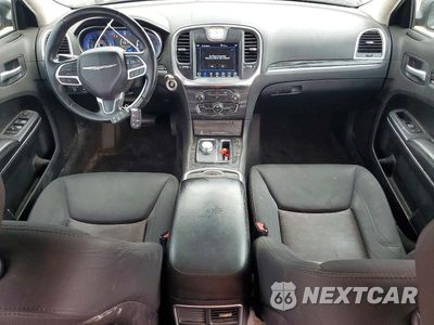 Zdjęcie 8 z 12 samochodu: 2018 CHRYSLER 300 TOURING VIN:2C3CCAAG5JH264547 - miniatura