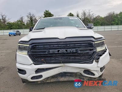 Piąte zdjęcie samochodu w środku: 2021 RAM 1500 LARAMIE VIN:1C6SRFJT4MN535343 - miniatura