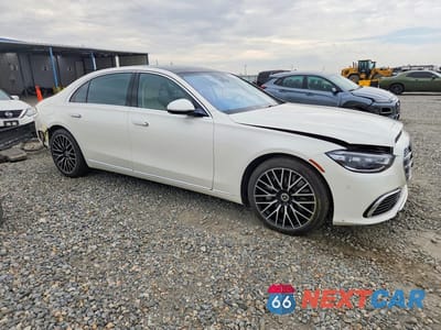 Czwarte zdjęcie samochodu z boku: 2022 MERCEDES-BENZ S 580 4MATIC VIN:W1K6G7GB7NA139801 - miniatura