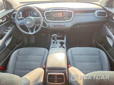 Zdjęcie 8 z 13 samochodu: 2018 KIA SORENTO L VIN:5XYPG4A30JG366689 - miniatura