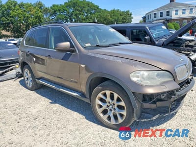 Czwarte zdjęcie samochodu z boku: 2013 BMW X5 XDRIVE35I VIN:5UXZV4C57D0B19324 - miniatura