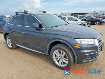 Czwarte zdjęcie samochodu z boku: 2020 AUDI Q5 PREMIUM/TITANIUM PREMIUM VIN:WA1ANAFY2L2019385 - miniatura
