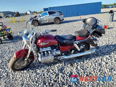 Trzecie zdjęcie samochodu z tyłu: 1999 HONDA GL1500 CT VIN:1HFSC3433XA200130 - miniatura