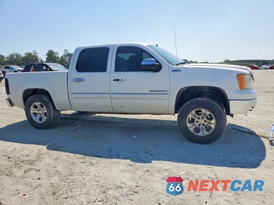 Czwarte zdjęcie samochodu z boku: 2011 GMC SIERRA K1500 SLE VIN:3GTP2VE34BG103431 - miniatura