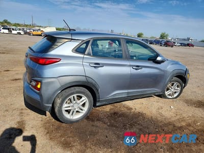 Trzecie zdjęcie samochodu z tyłu: 2018 HYUNDAI KONA SE VIN:KM8K12AAXJU100959 - miniatura