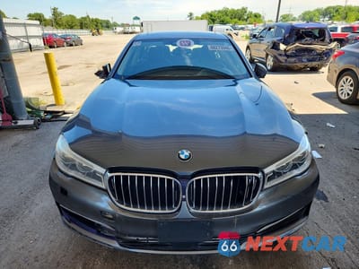 Piąte zdjęcie samochodu w środku: 2016 BMW 750 XI VIN:WBA7F2C57GGE12322 - miniatura