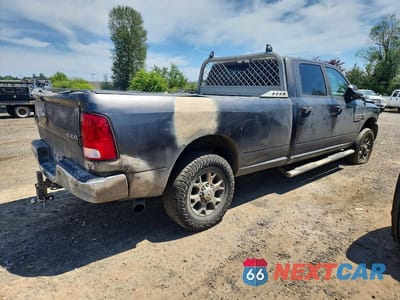 Trzecie zdjęcie samochodu z tyłu: 2018 RAM 3500 SLT VIN:3C63R3HL6JG164389 - miniatura