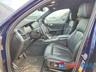 Zdjęcie 8 z 14 samochodu: 2021 BMW X7 XDRIVE40I VIN:5UXCW2C00M9G33782 - miniatura