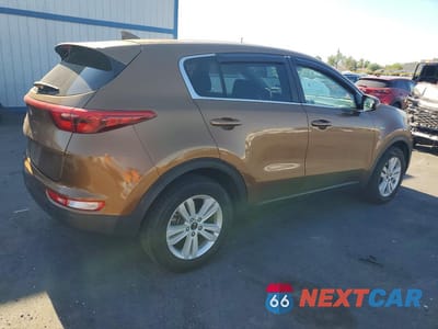 Trzecie zdjęcie samochodu z tyłu: 2017 KIA SPORTAGE LX VIN:KNDPMCAC6H7164465 - miniatura