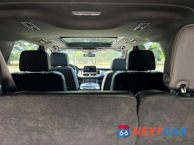Zdjęcie 9 z 10 samochodu: 2022 CHEVROLET SUBURBAN K1500 LT VIN:1GNSKCKD3NR125511 - miniatura