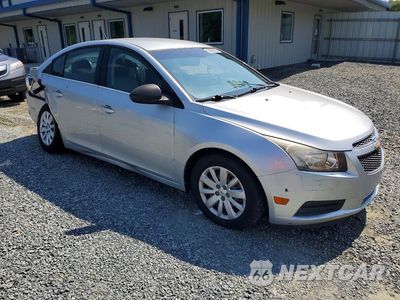 Czwarte zdjęcie samochodu z boku: 2011 CHEVROLET CRUZE LS VIN:1G1PC5SH3B7179224 - miniatura