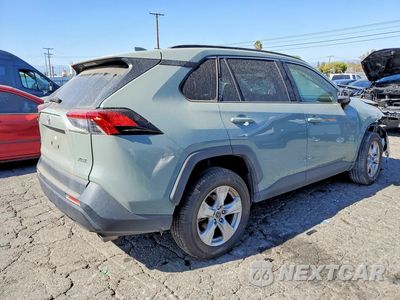 Trzecie zdjęcie samochodu z tyłu: 2019 TOYOTA RAV4 XLE VIN:JTMW1RFV4KD511396 - miniatura