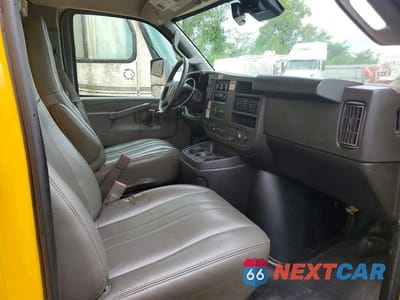 Zdjęcie 11 z 14 samochodu: 2022 GMC SAVANA CUTWAY BOX TRUCK VIN:7GZ37TC7XNN002712 - miniatura