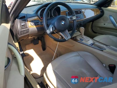 Zdjęcie 8 z 12 samochodu: 2005 BMW Z4 2.5 VIN:4USBT33545LS57946 - miniatura