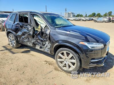 Czwarte zdjęcie samochodu z boku: 2018 VOLVO XC90 T6 VIN:YV4A22PLXJ1341330 - miniatura