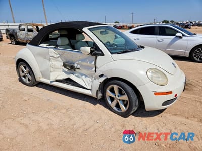 Czwarte zdjęcie samochodu z boku: 2007 VOLKSWAGEN NEW BEETLE TRIPLE WHITE VIN:3VWFF31Y07M416777 - miniatura