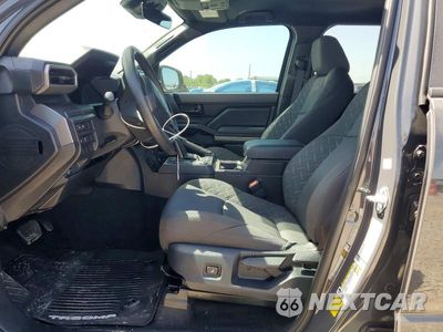 Zdjęcie 7 z 12 samochodu: 2026 TOYOTA TACOMA SR5 VIN:3TMKB5FN9TM070777 - miniatura