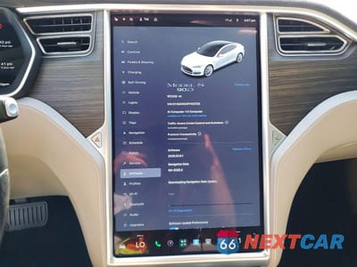 Zdjęcie 9 z 12 samochodu: 2015 TESLA MODEL S VIN:5YJSA1E2XFF103720 - miniatura