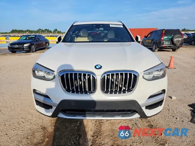 Piąte zdjęcie samochodu w środku: 2019 BMW X3 SDRIVE30I VIN:5UXTR7C51KLF27065 - miniatura