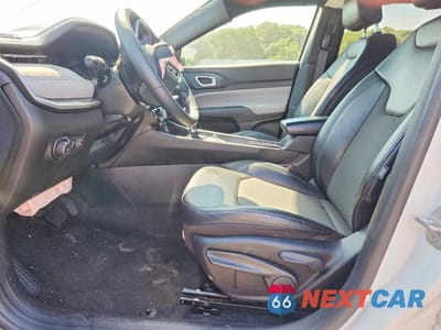 Zdjęcie 7 z 13 samochodu: 2024 JEEP COMPASS LATITUDE VIN:3C4NJDBN9RT138607 - miniatura