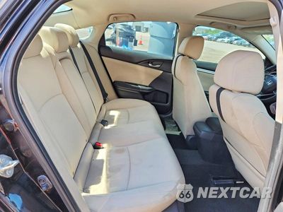 Zdjęcie 10 z 12 samochodu: 2017 HONDA CIVIC EX VIN:19XFC2F7XHE081688 - miniatura