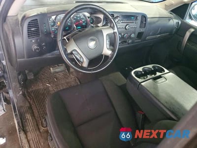 Zdjęcie 8 z 12 samochodu: 2013 CHEVROLET SILVERADO K1500 LT VIN:1GCNKSE09DZ172226 - miniatura